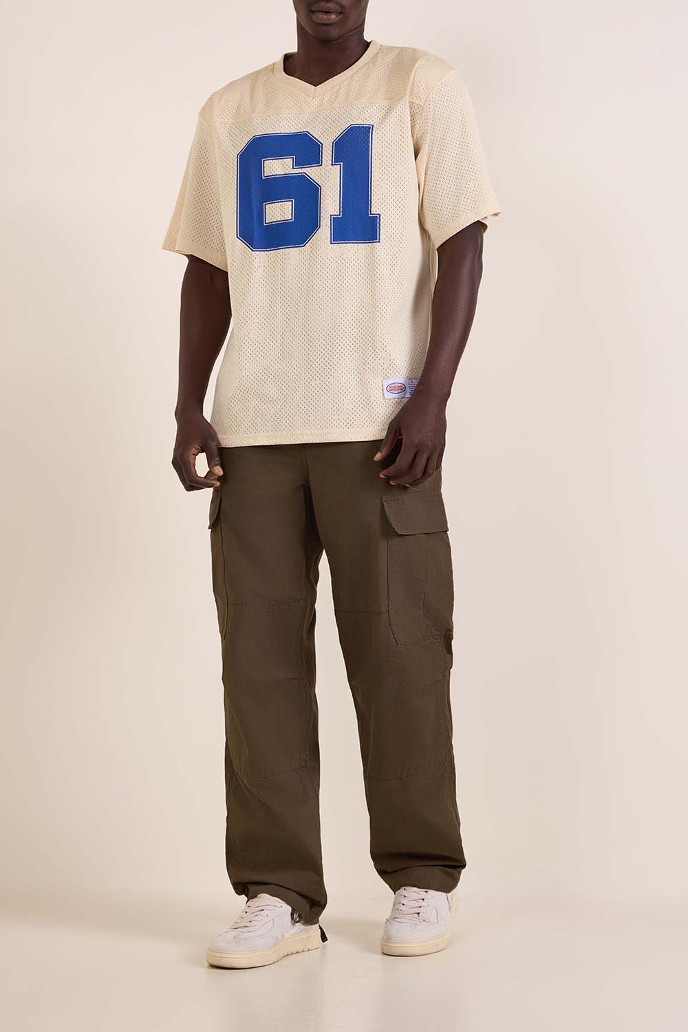 תמונת כל הלוק של חולצת טי רשת